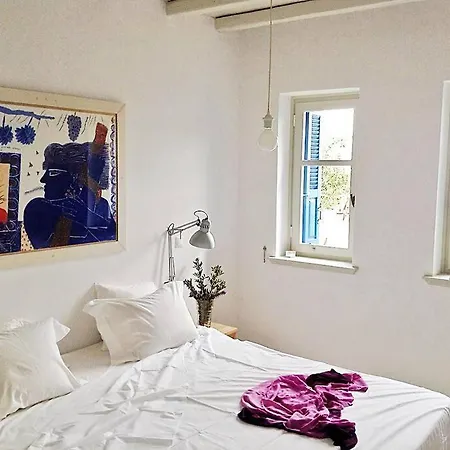 Castanea, 7 Minutes From Naousa Isterni (Paros)